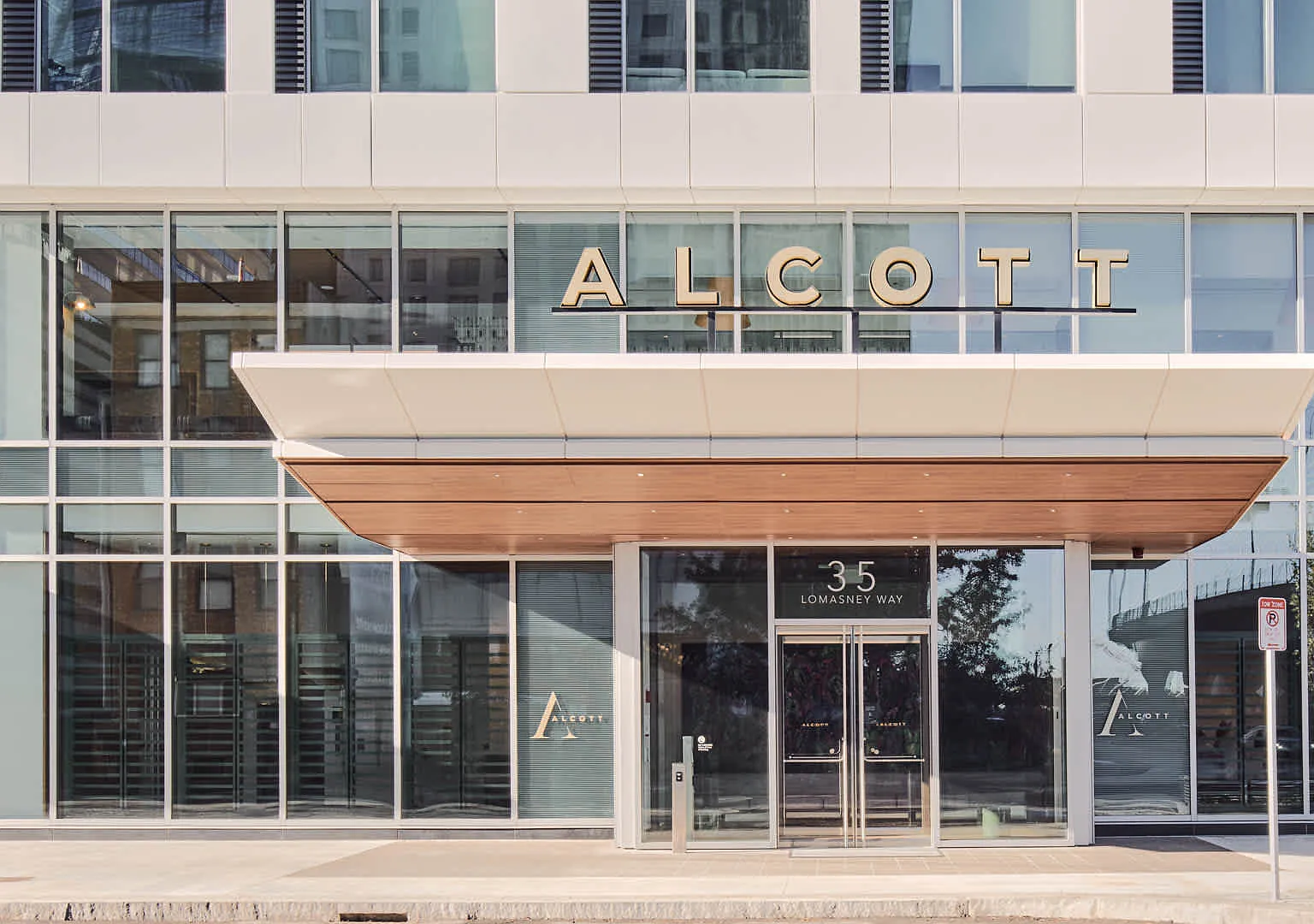 Alcott — Photo 2