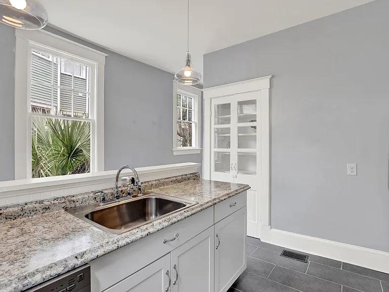 25 E 33rd St — Photo 18