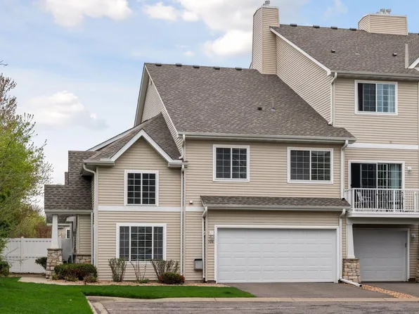 504 Willoughby Way W, Minnetonka, MN 55305