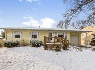 908 Jacolyn Dr NW, Cedar Rapids, IA 52405