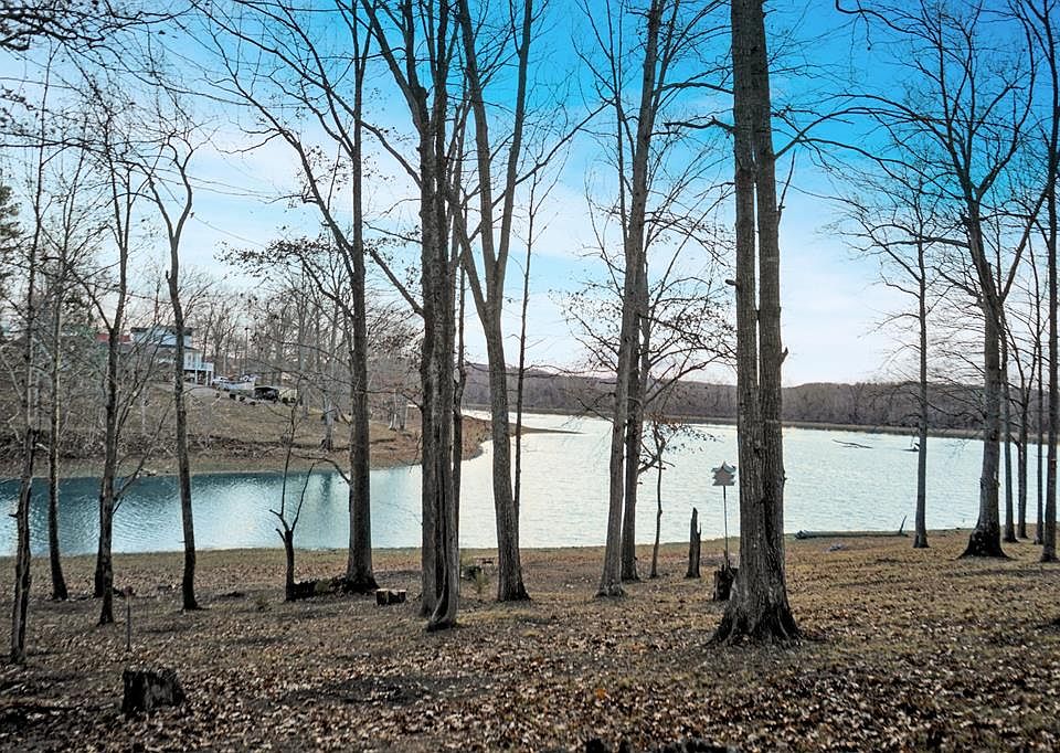 1st image of 201 Lakeshore Dr N