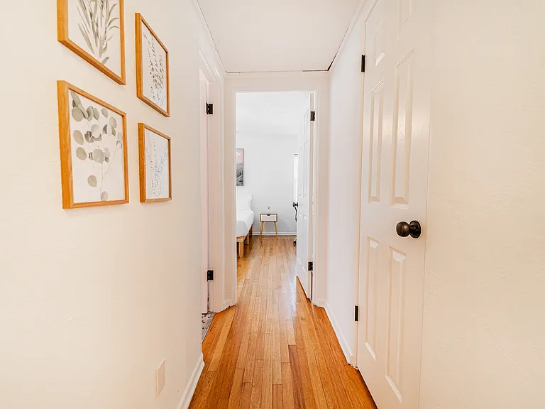3227 N Orange Ave — Photo 14