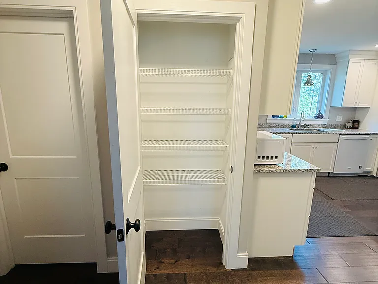 Kitchen pantry closet
