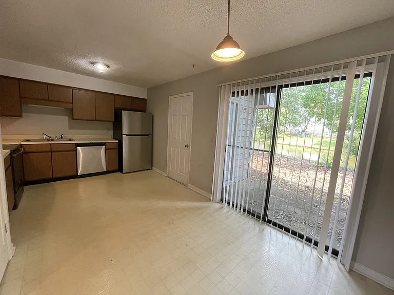 2430 Woodstock Ave — Photo 3