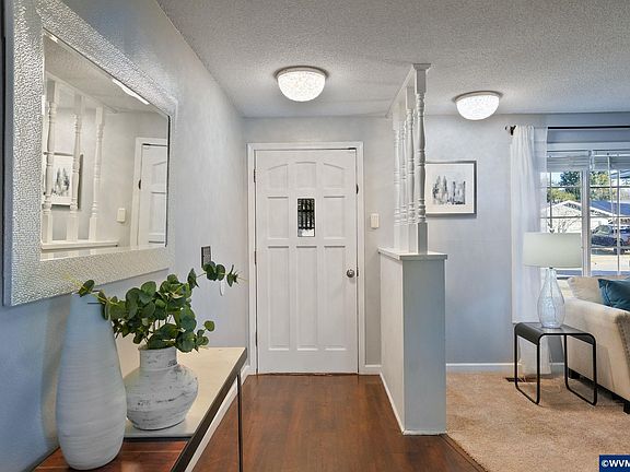 4th image of 3903 47th Ave NE