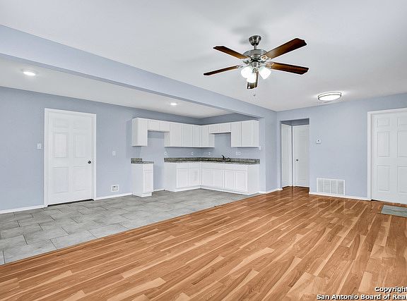 4th image of 131 Sterling Dr