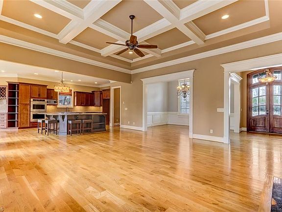 3rd image of 8406 Lillys Ct
