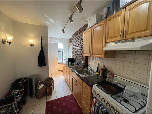 Rented by Compass | media 35