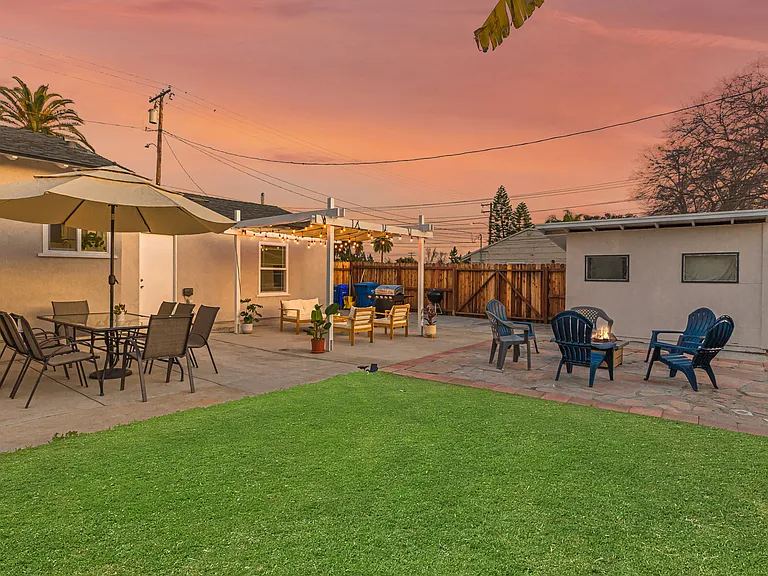 533 N Cerritos Ave — Photo 59