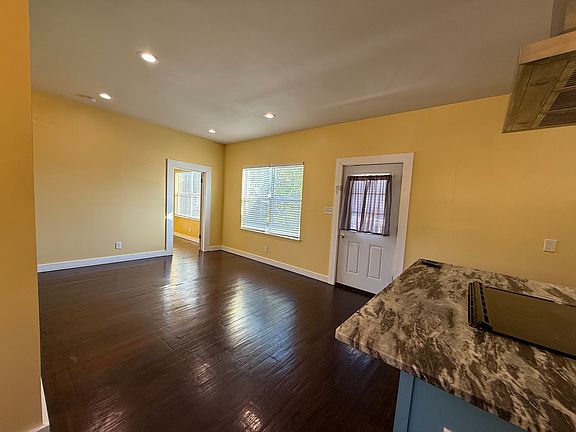 2nd image of 317 E Myrtle St #A