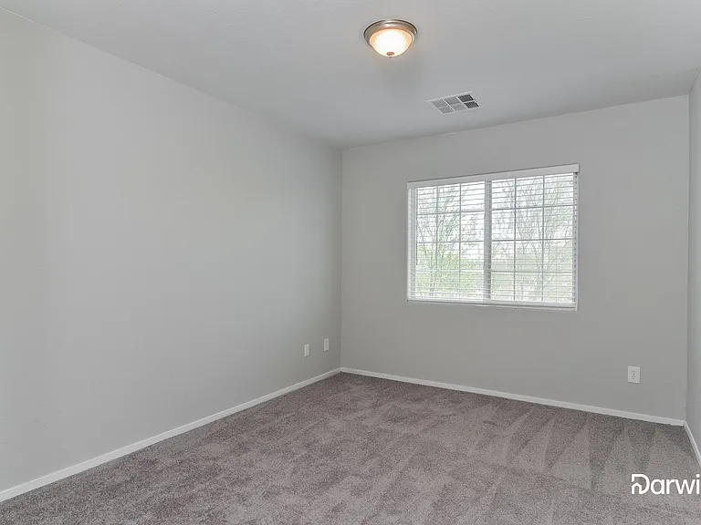 4828 Longshot Dr — Photo 11