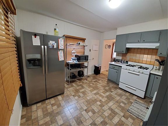 5th image of 560 W Ashton Ave