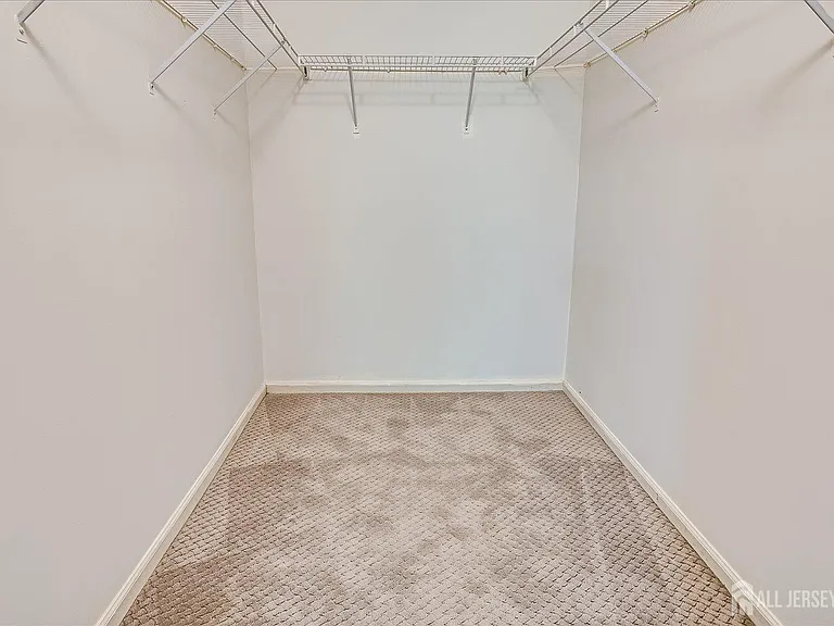 936 Waterford Dr — Photo 22