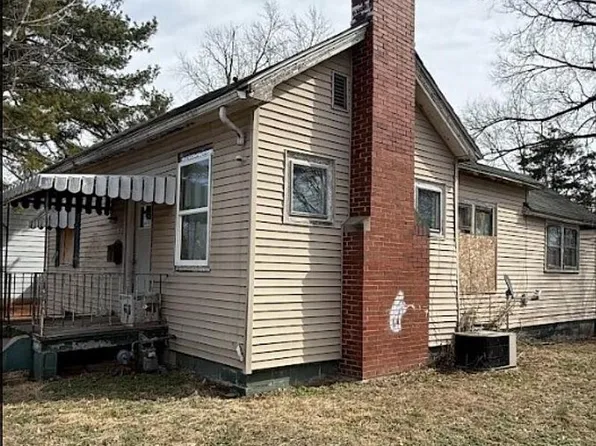 817 N 11th St, Vincennes, IN 47591