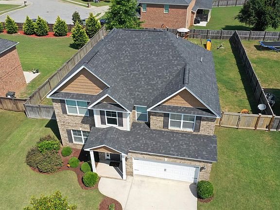 4th image of 233 Black Hawke Ln