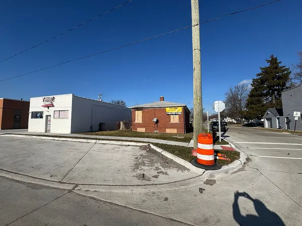 17615 E Nine Mile Rd, Eastpointe, MI 48021