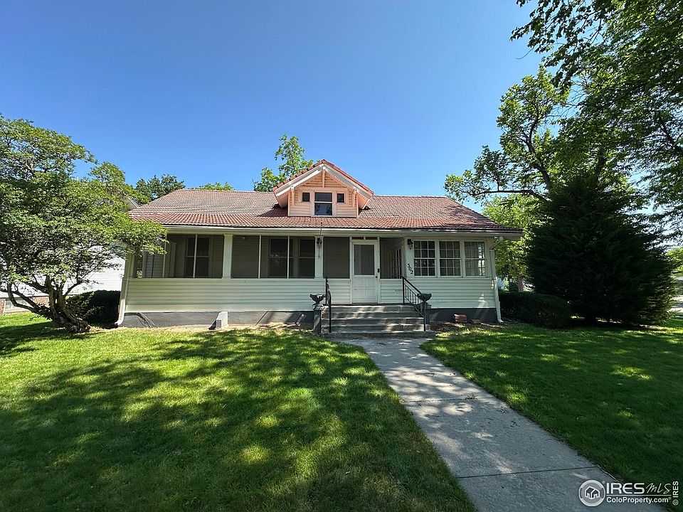 1st image of 302 Beattie St