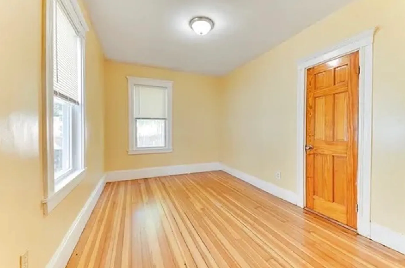 3 bed, 3285 sqft, $3,300 — Photo 4