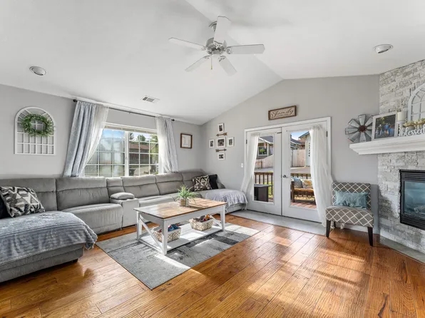 1242 Rockingham Pl, Grants Pass, OR 97527