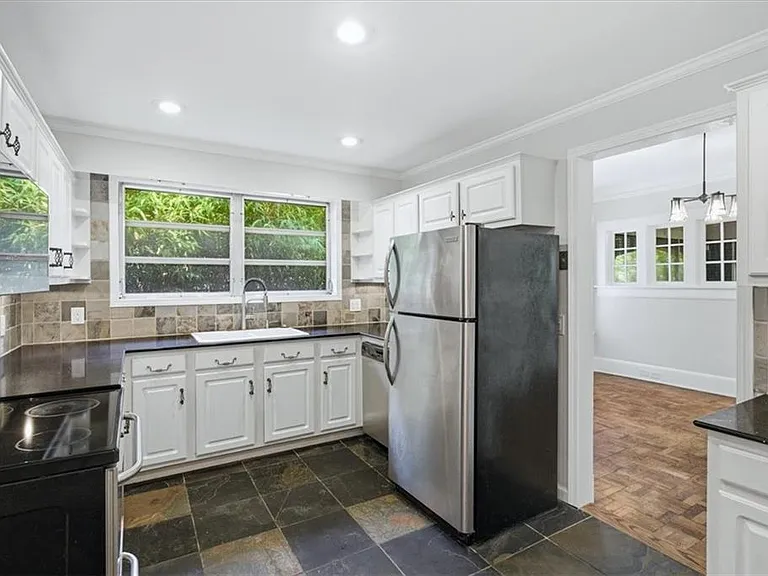 1513 Melrose Dr SW — Photo 11