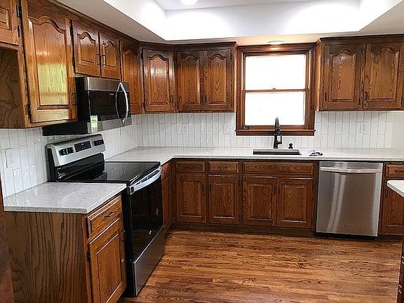 Kitchen w/quartz