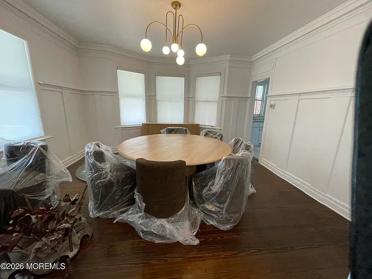 211 Cedar Ave — Photo 4
