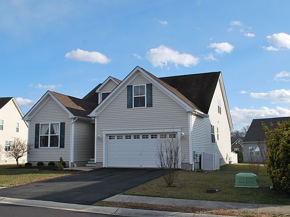 2nd image of 309 Amberly Ct