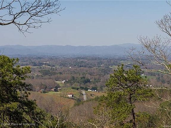 3rd image of 30 Pitch Pine Dr