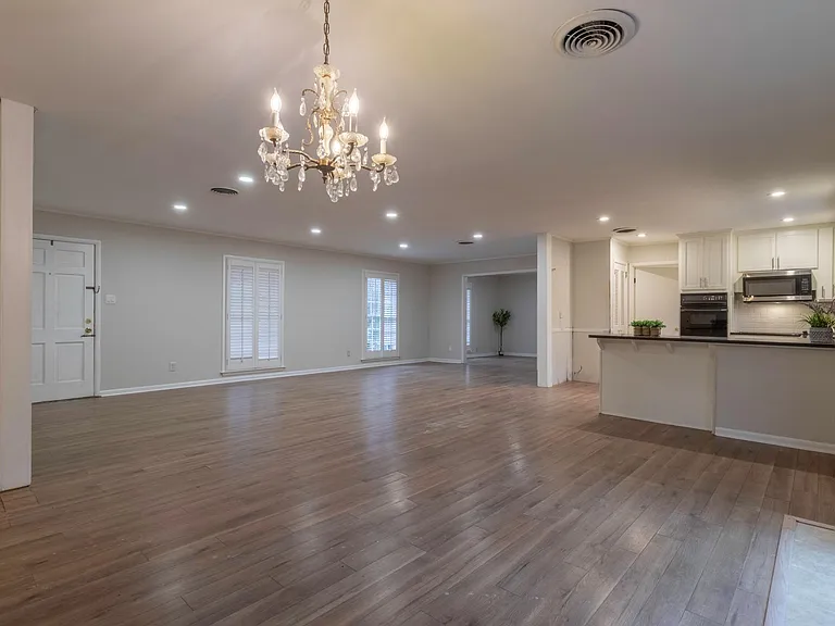 1453 Wedgewood Dr — Photo 5