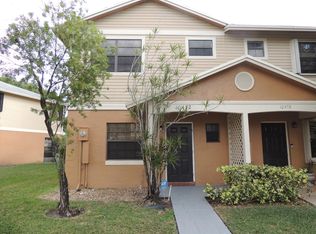 10472 NW 6th St, Hollywood, FL 33026