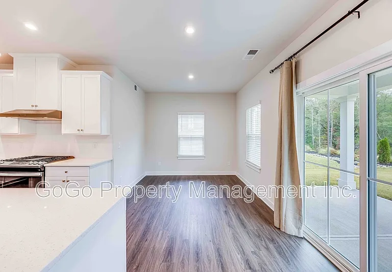 317 Wyandot Way — Photo 6