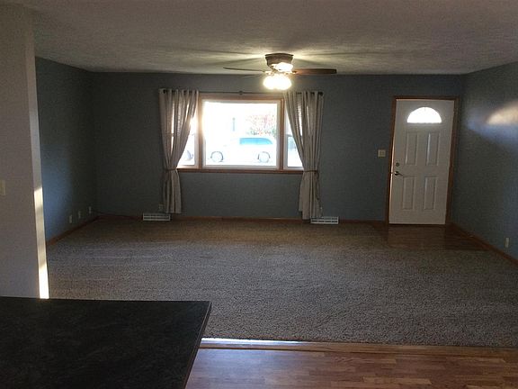 5th image of 1105 Miller St