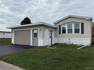 648 Old Beebe Rd, Lockport, NY 14094