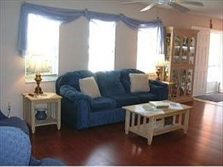 4th image of 785 Atlantic Dr