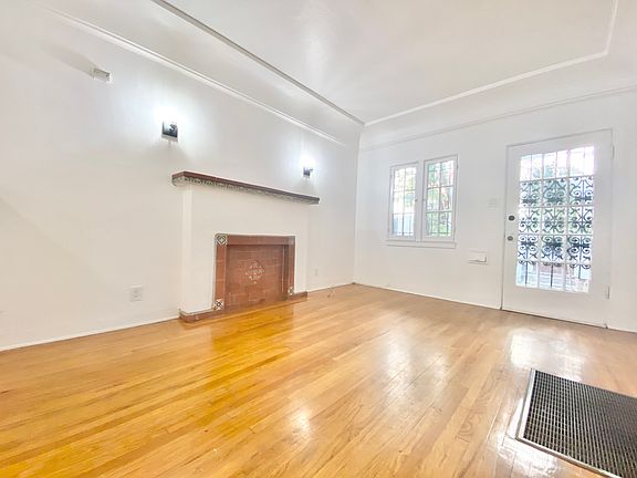 2nd image of 639 1/2 N Spaulding Ave #A