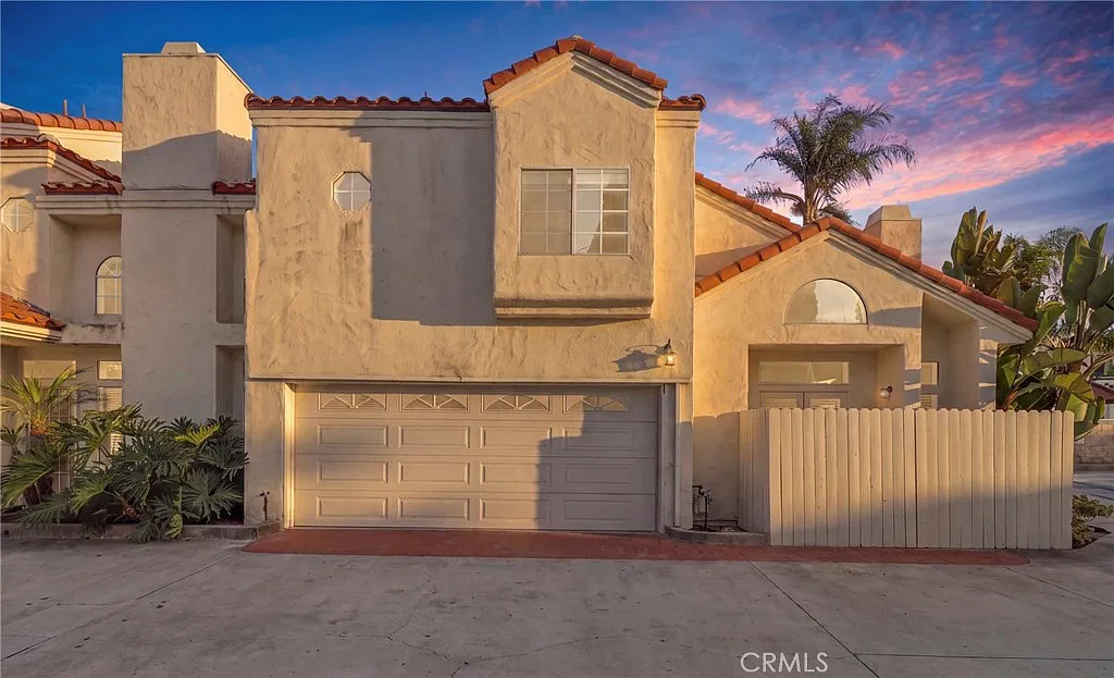 3 bed, 1369 sqft, $4,500 — Photo 2