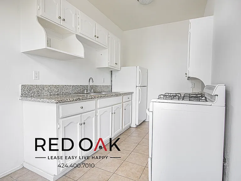 1405 S Berendo St #207 — Photo 13