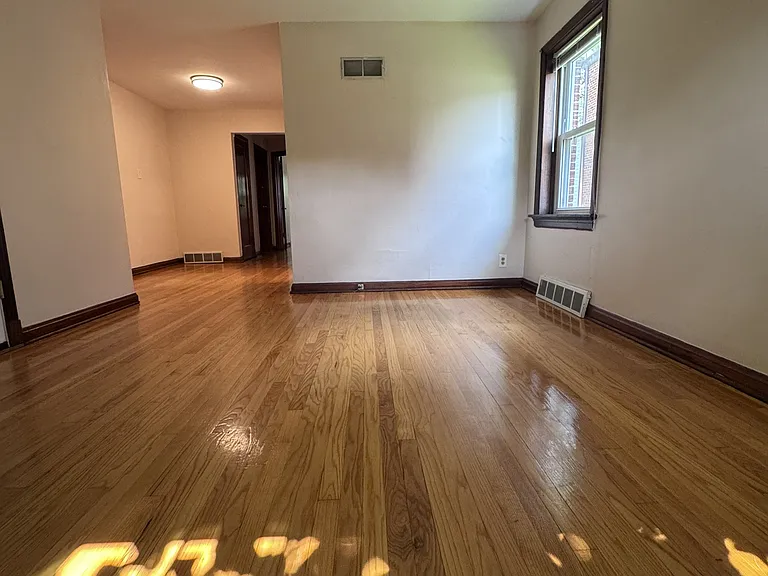 3607 Jamieson Ave #1N — Photo 4