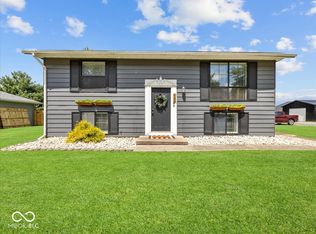 160 Meadow Pl, Hope, IN 47246