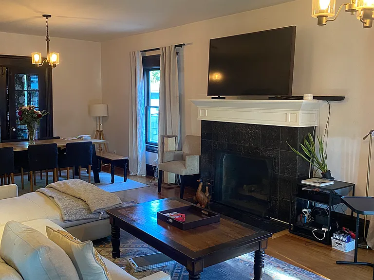 1727 N Bush St — Photo 1