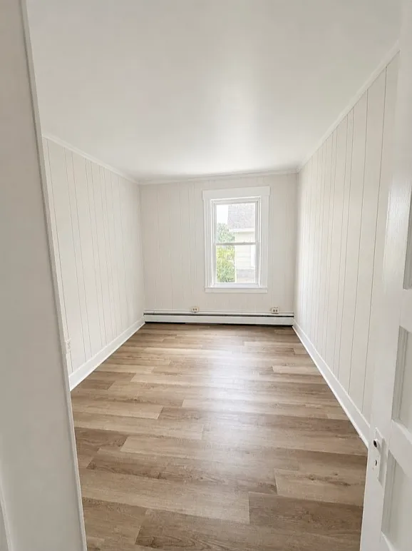 3 bed, $1,900 — Photo 2