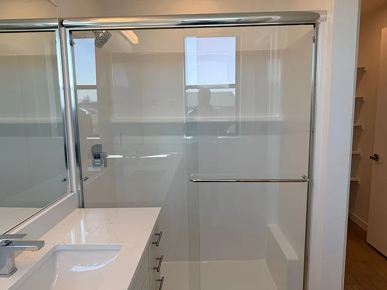 Abbey Creek Square Luxury Apartments — Photo 51