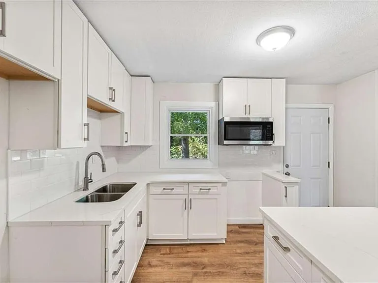 2905 Gresham Rd — Photo 10