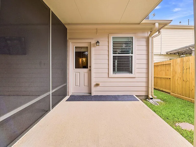 24418 Lakecrest Bend Dr — Photo 45