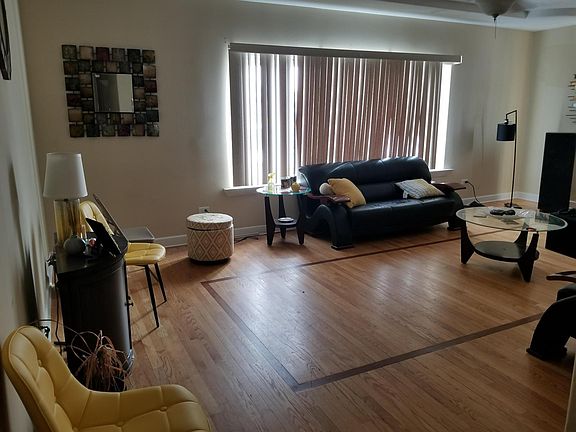 3rd image of 15538 Cicero Ave #2S