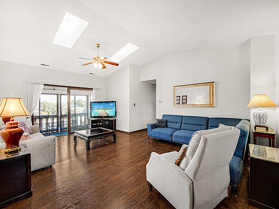 3rd image of 9752 Mill Dr E APT B2