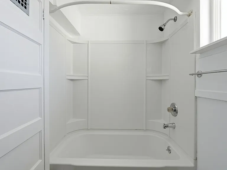 1534 Mariposa St #1534 — Photo 5
