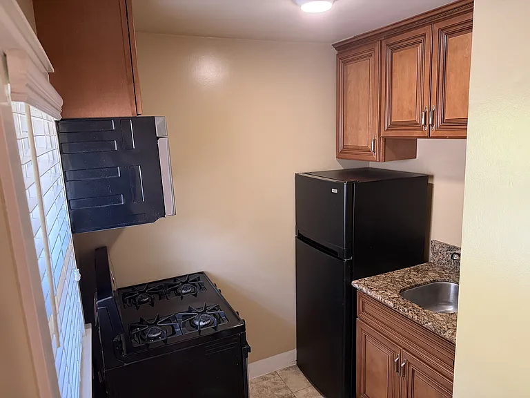 161 Chestnut St #15 — Photo 3