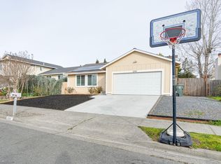 2391 Valley West Dr, Santa Rosa, CA 95401