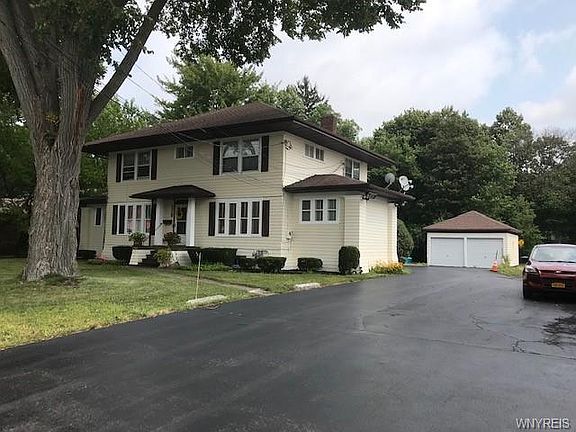 3rd image of 279 Lake St